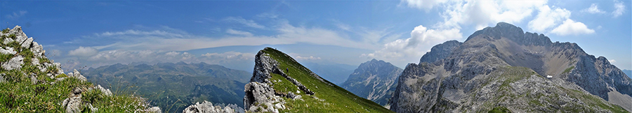 Dalla cresta di vetta della Corna Piana vista ad est